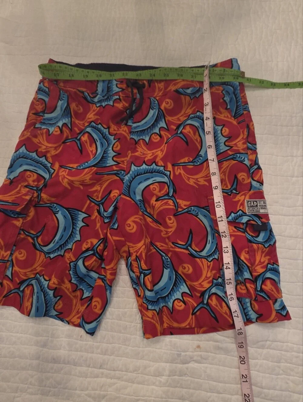 GAP bold red